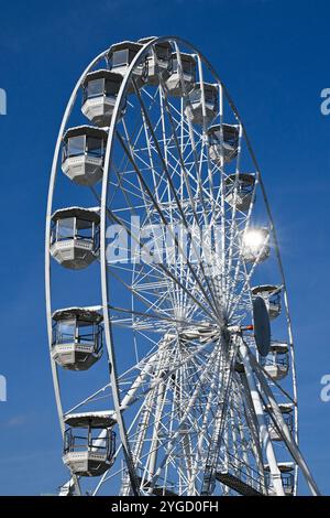 Brno, Repubblica Ceca. 5 novembre 2024. Christmas Ferris Wheel in Moravian Square in Brno, Repubblica Ceca, 5 novembre 2024. Crediti: Vaclav Salek/CTK Photo/Alamy Live News Foto Stock