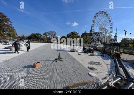 Brno, Repubblica Ceca. 5 novembre 2024. Christmas Ferris Wheel in Moravian Square in Brno, Repubblica Ceca, 5 novembre 2024. Crediti: Vaclav Salek/CTK Photo/Alamy Live News Foto Stock
