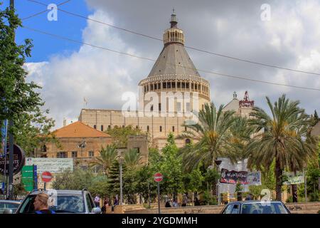 NAZARETH, ISRAELE - 7 MAGGIO 2011: La basilica dell'Annunciazione è una moderna chiesa cristiana, che è stata eretta nel luogo in cui è stata annunciata l'Annunciazione Foto Stock