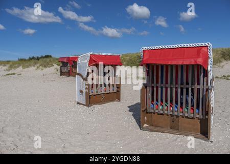 Sedie a sdraio sulla spiaggia di Goting, Nieblum, isola di Foehr nel Mare del Nord, Schleswig-Holstein, Germania, Europa Foto Stock