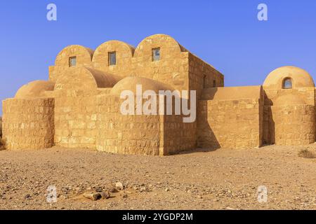 Quseir Amra in Giordania, il più conosciuto tra i castelli del deserto. Patrimonio dell'umanità dell'UNESCO Foto Stock