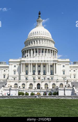 Ripresa verticale della cupola del Campidoglio a Washington D.. C Foto Stock