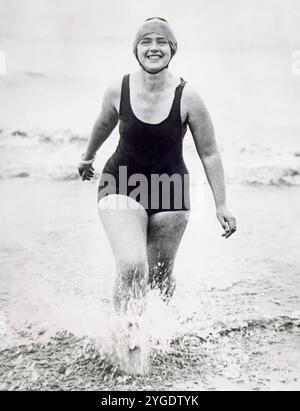 Mercedes Gleitze (1900-1981), nuotatrice e filantropa professionista britannica. Prima donna britannica a nuotare nella Manica nel 1927, ritratto di Underwood & Underwood, 1928 Foto Stock