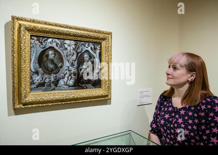 Royal Scottish Academy, Edimburgo, Scozia, Regno Unito, 7 novembre 2024. Mostra della Royal Scottish Academy Dürer to Van Dyck preview: Disegni dalla straordinaria collezione di disegni di Chatsworth House, un'opportunità unica per vedere quasi 50 disegni raramente visti da nomi famosi dell'arte europea. Nella foto: Un doppio ritratto degli artisti Peter Paul Rubens e Anthony van Dyck dell'artista fiammingo Erasmus Quellinus II, che è stato rubato e poi recuperato. Foto Stock