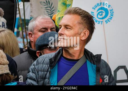 Chris Packham, presentatore televisivo, naturalista e attivista, alla manifestazione March for Clean Water a Londra, Regno Unito Foto Stock