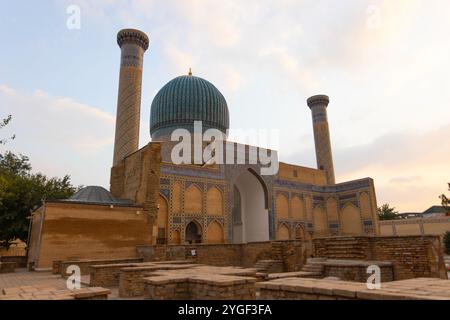 Samarcanda, Uzbekistan 2 ottobre 2024: Guri Amir è un mausoleo del conquistatore turco-mongolo Timur a Samarcanda, Uzbekistan Foto Stock