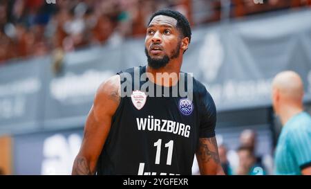 Wuerzburg, Germania. 6 novembre 2024. IM Bild: Nelson Phillips (Wuerzburg Baskets, 11) 06.11.2024, FIT-One Wuerzburg Baskets vs. Nanterre 92, Basketball Champions League, 4. Spieltag, Deutschland, Wuerzburg, tectake-Arena, credito: dpa/Alamy Live News Foto Stock