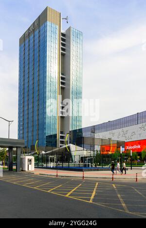 Il Tashkent City Mall è un moderno complesso commerciale e di intrattenimento a Tashkent, Uzbekistan. Dispone di oltre 250 marchi, tra cui internazionali e lo Foto Stock