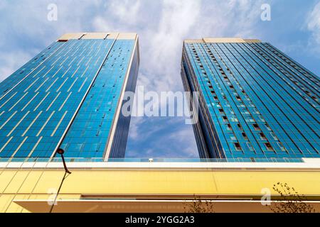 Il Tashkent City Mall è un moderno complesso commerciale e di intrattenimento a Tashkent, Uzbekistan. Dispone di oltre 250 marchi, tra cui internazionali e lo Foto Stock