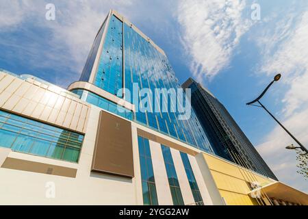 Il Tashkent City Mall è un moderno complesso commerciale e di intrattenimento a Tashkent, Uzbekistan. Dispone di oltre 250 marchi, tra cui internazionali e lo Foto Stock