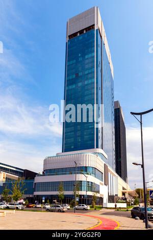 Il Tashkent City Mall è un moderno complesso commerciale e di intrattenimento a Tashkent, Uzbekistan. Dispone di oltre 250 marchi, tra cui internazionali e lo Foto Stock