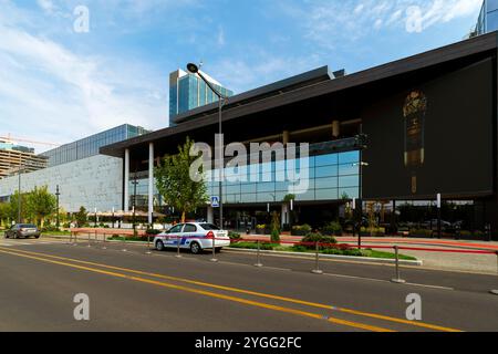 Il Tashkent City Mall è un moderno complesso commerciale e di intrattenimento a Tashkent, Uzbekistan. Dispone di oltre 250 marchi, tra cui internazionali e lo Foto Stock