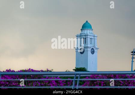 Torre dell'orologio del Victoria Theatre e della Victoria Memorial Hall, Singapore Foto Stock