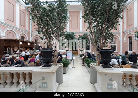 Il Wallace Restaurant della Wallace Collection, a Londra. Un museo d'arte nazionale a Hertford House. Foto Stock