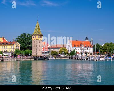 Porto con torre MAN a Lindau sul Lago di Costanza, Svevia, Baviera, Germania, Europa Foto Stock