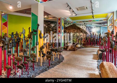 Funchal, arte africana contemporanea nel giardino tropicale del Monte Palace Foto Stock