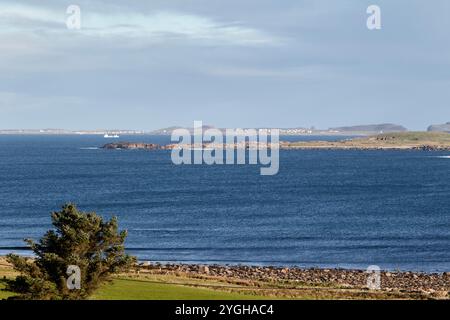 vista dell'isola di inishbofin e dell'isola tory dalla mageroarty, contea di donegal, repubblica d'irlanda Foto Stock