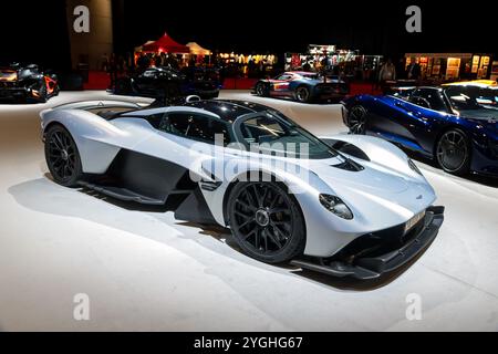 Auto sportiva ibrida Aston Martin Valkyrie al Salone Internazionale dell'automobile di Ginevra. Ginevra, Svizzera - 26 febbraio 2024 Foto Stock