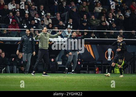 Francoforte, Germania. 7 novembre 2024. Francoforte, Germania, 7 novembre 2024 FRANCOFORTE, GERMANIA - 7 NOVEMBRE: L'allenatore di Francoforte Dino Toppmoeller ha visto durante la partita di UEFA Europa League tra Eintracht Francoforte e Slavia Praga al Deutsche Bank Park il 7 novembre 2024 a Francoforte, Germania. (Foto di Dan o' Connor/ATPImages) Dan o' Connor (Dan o' Connor/ATP Images/SPP) crediti: SPP Sport Press Photo. /Alamy Live News Foto Stock