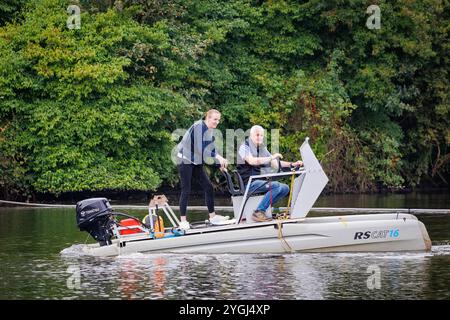 Great Warrington e Latchford Duck Race Foto Stock