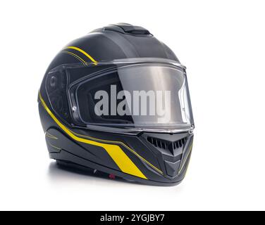 Casco da moto nero isolato su sfondo bianco. Foto Stock