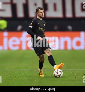 Francoforte sul meno, Germania. 7 novembre 2024. 07.11.2024, Fussball UEFA Europa League, Eintracht Frankfurt - SK Slavia Prag, emonline, emspor, v.l., Matej Jurasek (SK Slavia Praha) LE NORMATIVE DFL/DFB VIETANO QUALSIASI USO DI FOTOGRAFIE COME SEQUENZE DI IMMAGINI E/O QUASI-VIDEO. Credito Xdcx: dpa/Alamy Live News Foto Stock