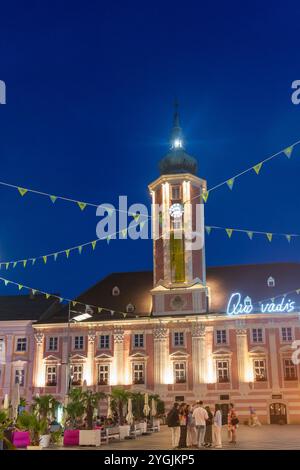 St. Pölten, piazza Rathausplatz, Municipio, ristorante all'aperto a Mostviertel, bassa Austria, Austria Foto Stock