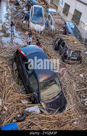 Effetti delle inondazioni DANA del 29 ottobre 2024, in via Pio XII, Paiporta, Comunidad de Valencia, Spagna Foto Stock