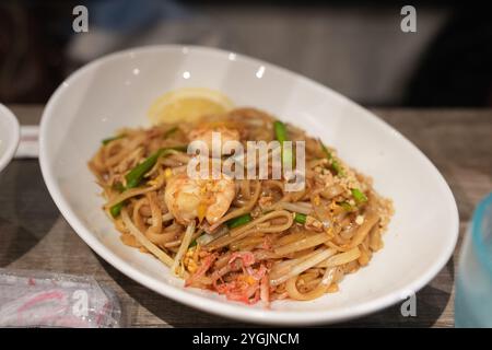 Deliziosa cucina tailandese servita in un ristorante vicino a Sannomiya nella città di Kobe, nella prefettura di Hyogo, in Giappone. Foto Stock