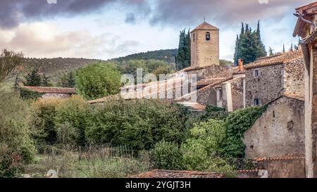 Torre della Chiesa di Notre Dame a Félines Termenès. Foto Stock