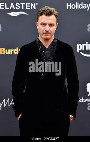 Friedrich Mücke bei der 76. Bambi-Verleihung 2024 nei den Bavaria Filmstudios. München, 07.11.2024 *** Friedrich Mücke ai Bambi Awards 76 2024 nei Bavaria Filmstudios Monaco di Baviera, 07 11 2024 foto:XS.xSpöttelx/xFuturexImagex bambi2024 8496 Foto Stock