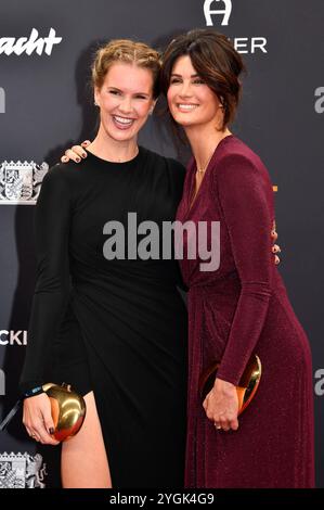 Monica Ivancan e Miriam Mack bei der 76. Bambi-Verleihung 2024 nei den Bavaria Filmstudios. München, 07.11.2024 *** Monica Ivancan e Miriam Mack ai Bambi Awards 76 2024 nei Bavaria Filmstudios Monaco di Baviera, 07 11 2024 foto:XS.xSpöttelx/xFuturexImagex bambi2024 9150 Foto Stock