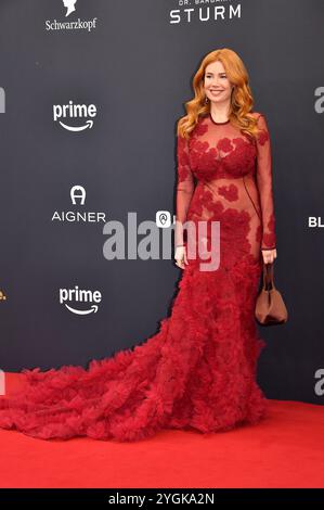 Palina Rojinski bei der 76. Bambi-Verleihung 2024 nei den Bavaria Filmstudios. München, 07.11.2024 Foto Stock