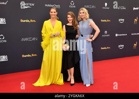 Viviane Geppert, Lara Mandoki e Sarah Thonig bei der 76. Bambi-Verleihung 2024 nei den Bavaria Filmstudios. München, 07.11.2024 Foto Stock