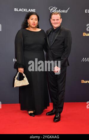 Devid Striesow mit Ehefrau Ines Ganzberger-Striesow bei der 76. Bambi-Verleihung 2024 nei den Bavaria Filmstudios. München, 07.11.2024 Foto Stock