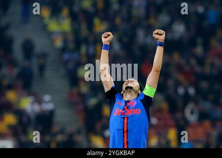 Bucarest, Romania. 7 novembre 2024. Adrian Sut della FCSB festeggia dopo una partita di UEFA Europa League tra FCSB e Midtjylland a Bucarest, Romania, 7 novembre 2024. Crediti: Cristian Cristel/Xinhua/Alamy Live News Foto Stock