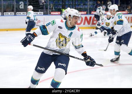 San Pietroburgo, Russia. 7 novembre 2024. Gleb Koryagin (88) Sochi Hockey Club visto in azione durante l'Hockey match, Kontinental Hockey League 2024/2025 tra SKA San Pietroburgo e Sochi all'Ice Sports Palace. (Punteggio finale; SKA San Pietroburgo 2:5 Sochi) credito: SOPA Images Limited/Alamy Live News Foto Stock