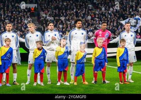 5 (FCK) - Gabriel Pereira, 17 (FCK) - Victor Froholdt, 2 (FCK) - Kevin Diks, 9 (FCK) - tedesco Onugkha, 1 (FCK) - Nathan Trott (custode), 12 (FCK) - Luk Foto Stock