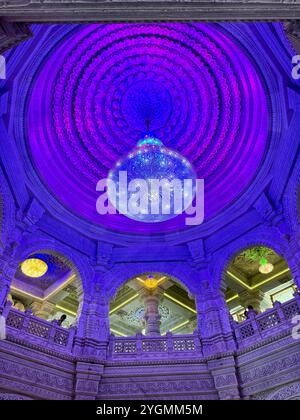 Prem Mandir , tempio indù , Vrindavan , Mathura , Uttar Pradesh , India - completato nel 2012 Foto Stock