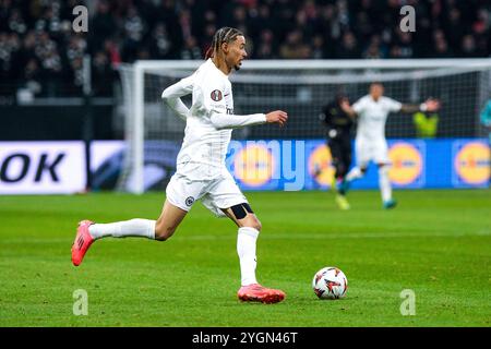 Francoforte sul meno, Germania. 7 novembre 2024. Hugo Ekitike (Eintracht Frankfurt, #11) AM Ball, GER, Eintracht Frankfurt vs. SK Slavia Prag, Fussball, UEFA Europa League, 4. Spieltag, Spielzeit 2024/25, 07.11.2024. Foto: Eibner-Pressefoto/Florian Wiegand credito: dpa/Alamy Live News Foto Stock