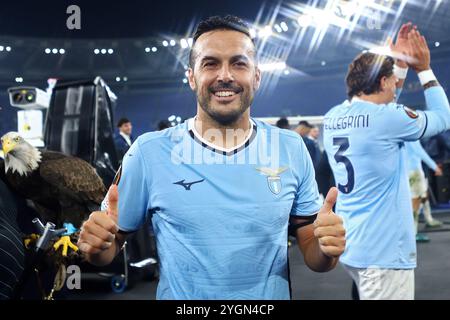 Roma, Italia. 7 novembre 2024. Pedro Rodriguez della Lazio celebra la vittoria al termine della fase UEFA Europa League, League, Matchday 4 football ma Foto Stock