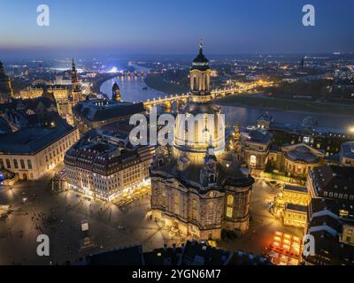 Chiesa di nostra Signora in piazza Neumarkt nel centro storico della città, vista aerea, Dresda, Sassonia, Germania, Europa Foto Stock