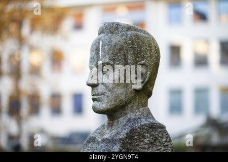 Busto di Peter Rosegger nel cortile del castello, Graz, Stiria, Austria, Europa Foto Stock