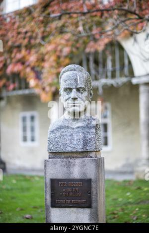 Busto di Peter Rosegger nel cortile del castello, Graz, Stiria, Austria, Europa Foto Stock