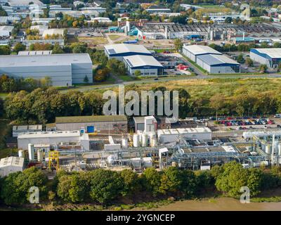 Impianto chimico Livent Lithium accanto al fiume Mersey, Wirral, Inghilterra Foto Stock