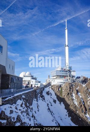 PIC du Midi, Francia - 2 novembre 2024: Vista dei Pirenei francesi dall'Osservatorio PIC du Midi Foto Stock