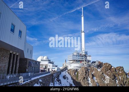 PIC du Midi, Francia - 2 novembre 2024: Vista dei Pirenei francesi dall'Osservatorio PIC du Midi Foto Stock