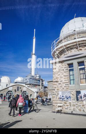 PIC du Midi, Francia - 2 novembre 2024: Vista dei Pirenei francesi dall'Osservatorio PIC du Midi Foto Stock