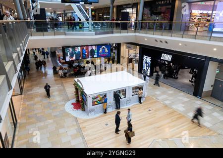 EDITORIALE UTILIZZA SOLO General Views al lancio di Thrive Street, un mercato pop-up di Worldpay e Mastercard che porta le piccole imprese sotto i riflettori in questa stagione natalizia, al Birmingham's Bullring. Data foto: Venerdì 8 novembre 2024. Foto Stock