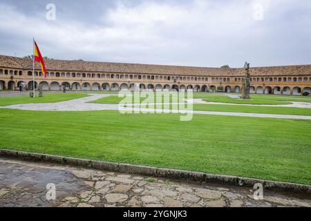 Jaca, Spagna - 21 settembre 2024: Mura del Castello di San Pedro e Cittadella di Jaca, Aragona, Spagna Foto Stock